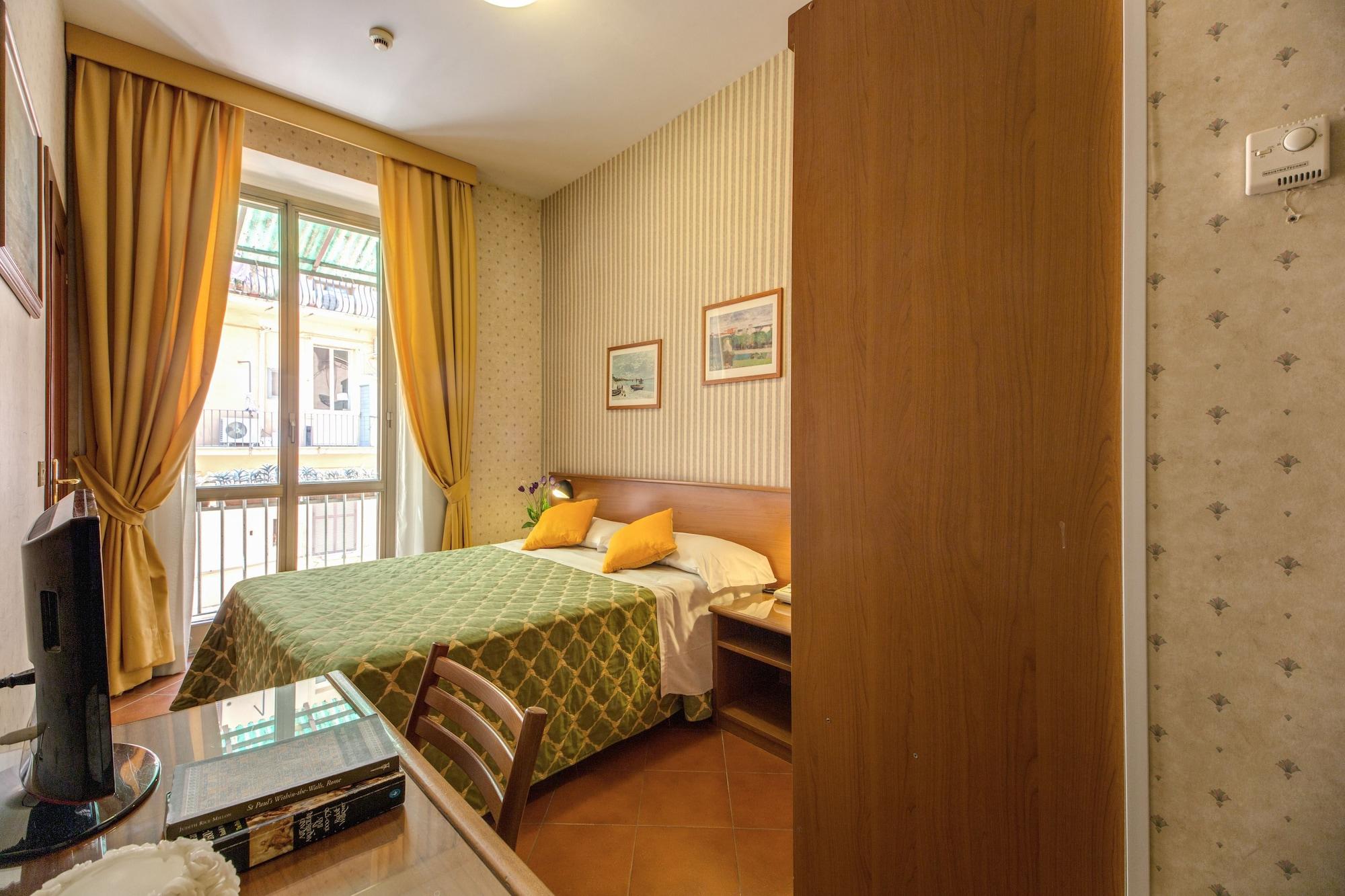Hotel Corona Рим Екстериор снимка