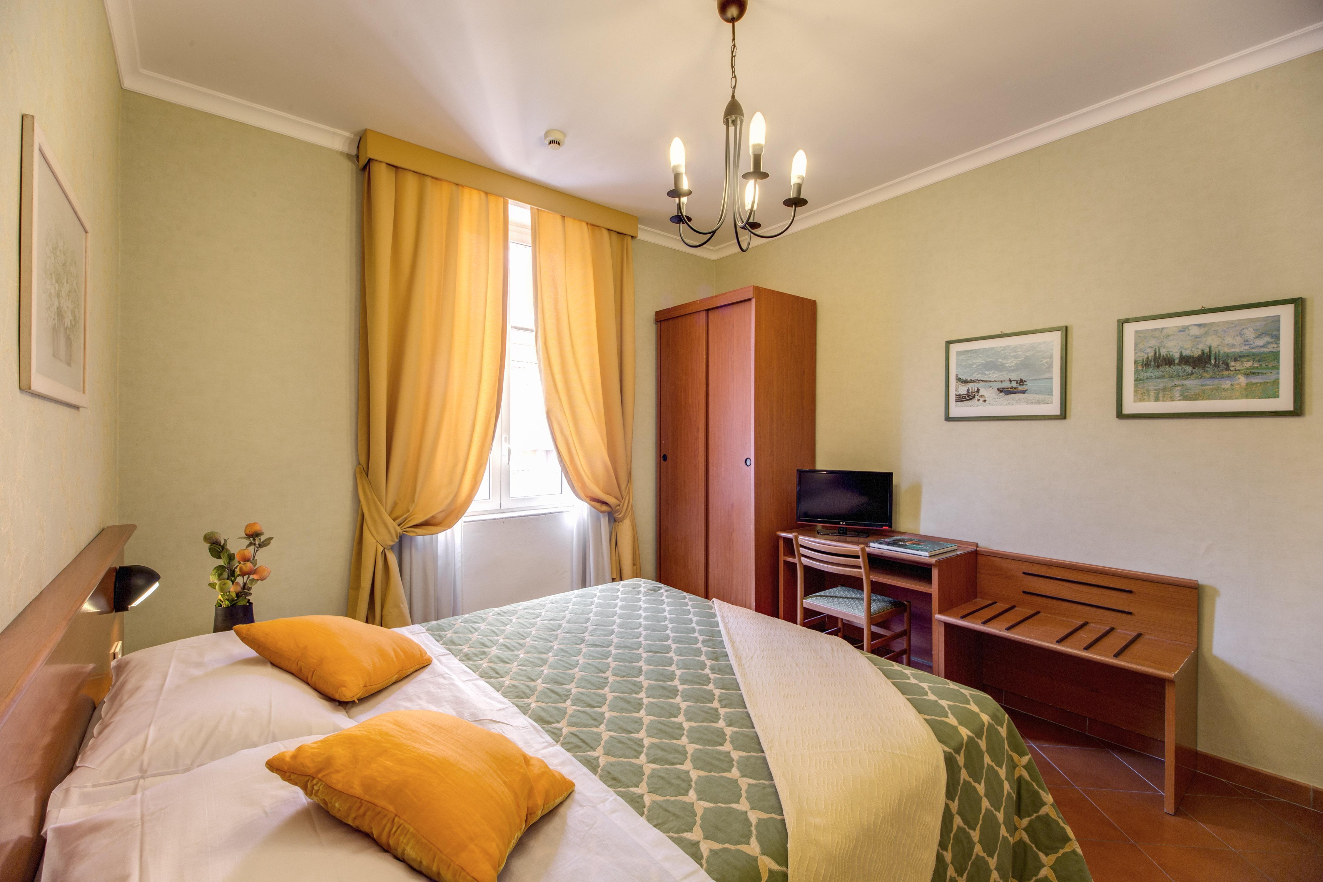 Hotel Corona Рим Екстериор снимка