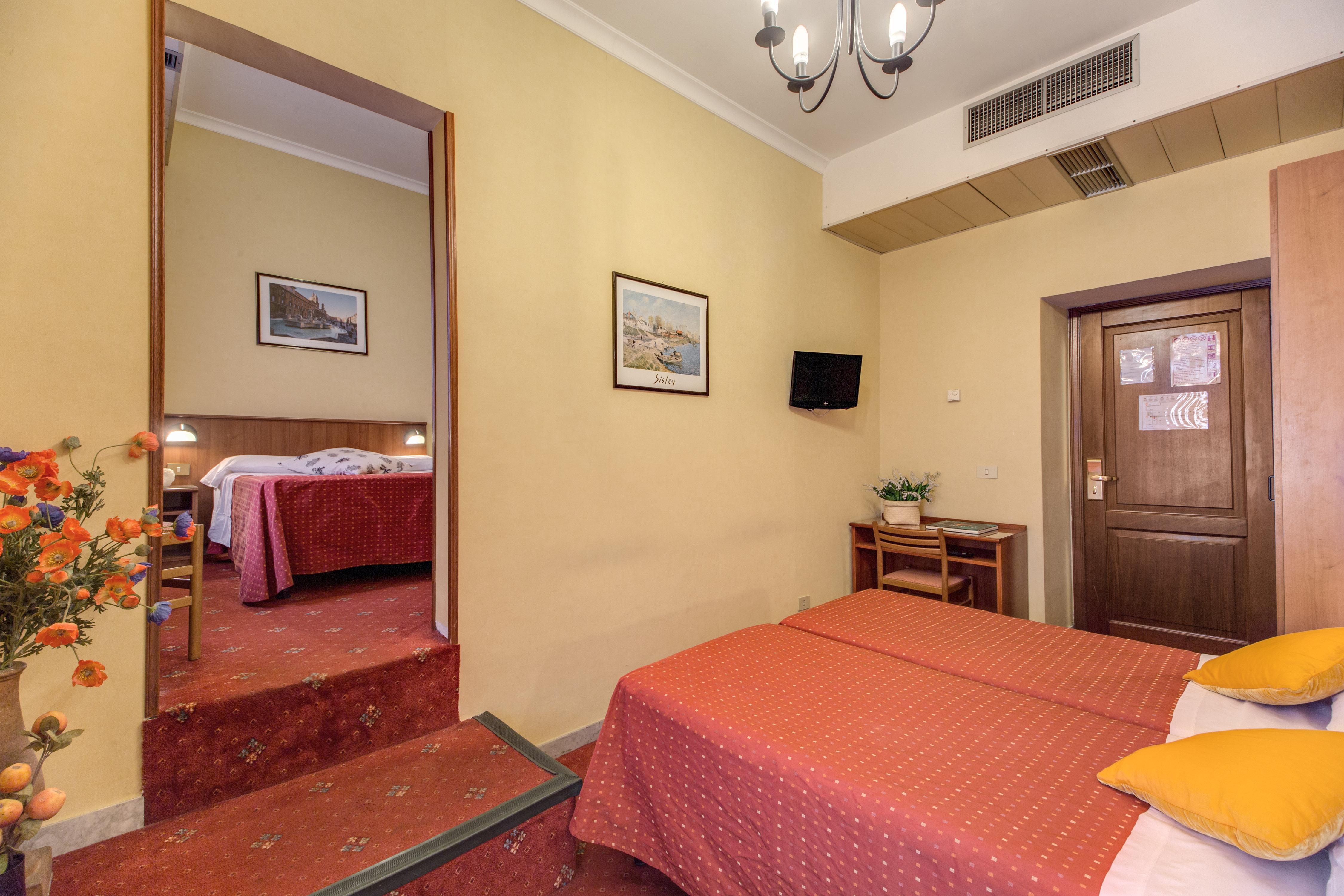 Hotel Corona Рим Екстериор снимка