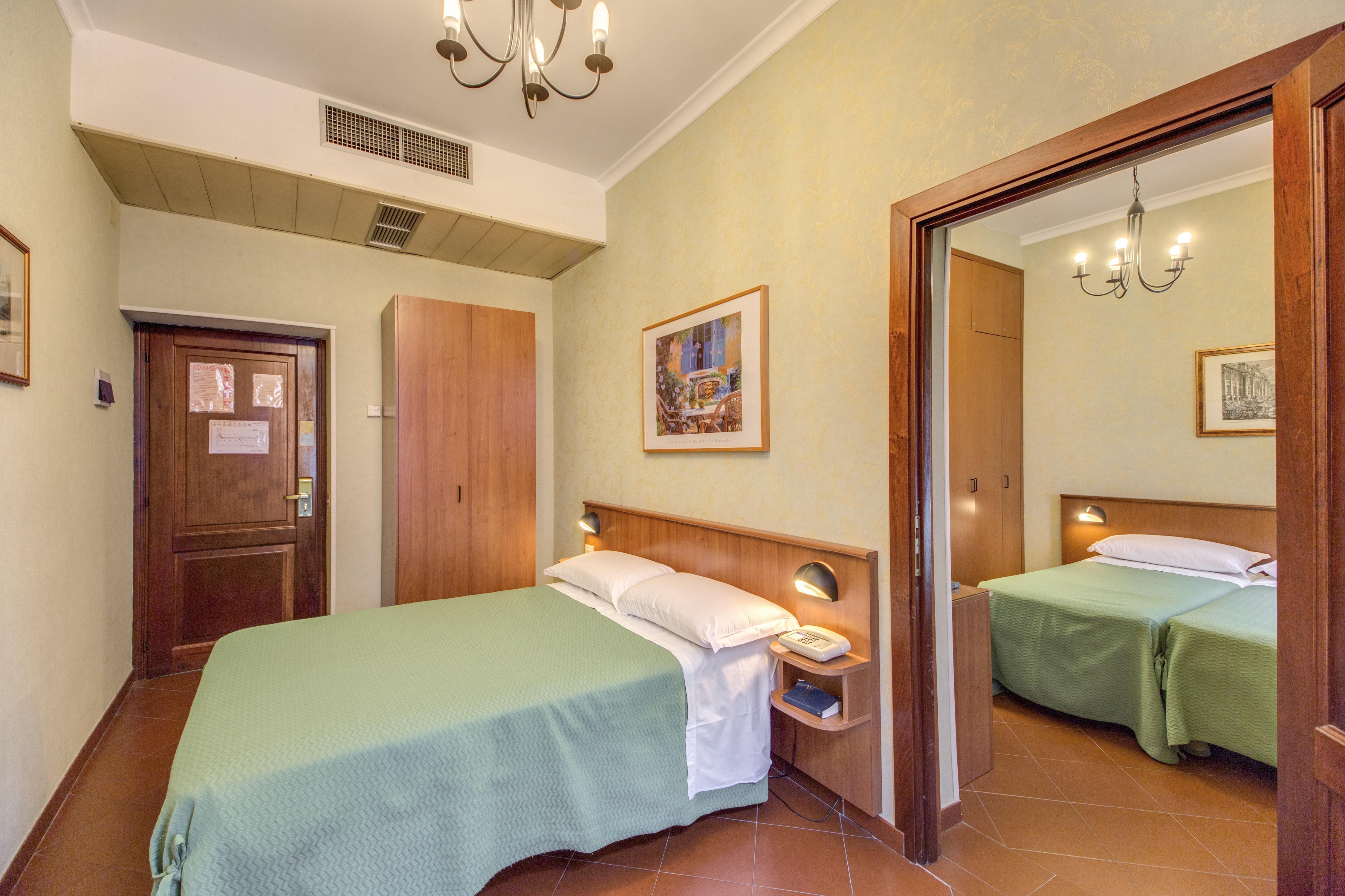 Hotel Corona Рим Екстериор снимка