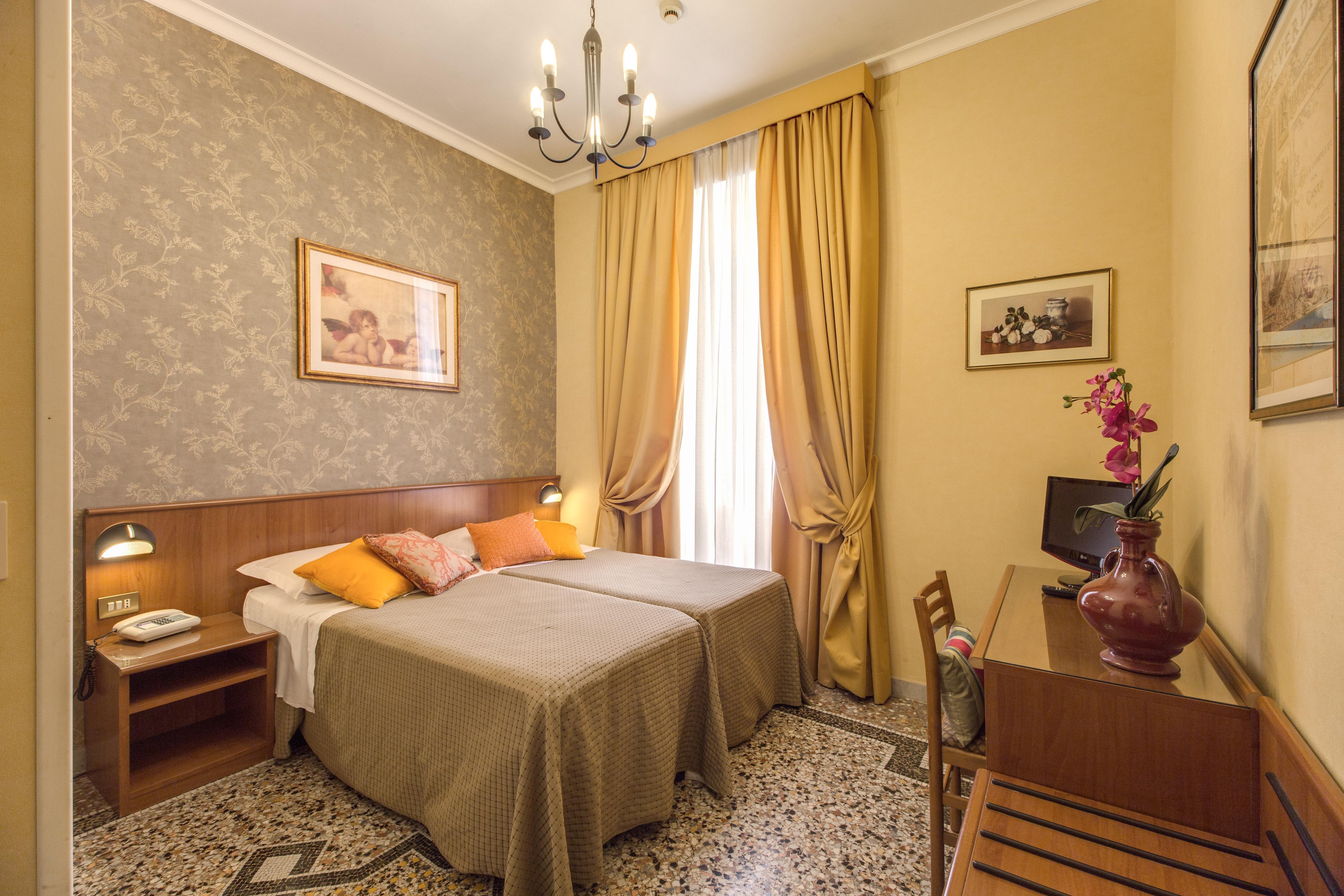 Hotel Corona Рим Екстериор снимка
