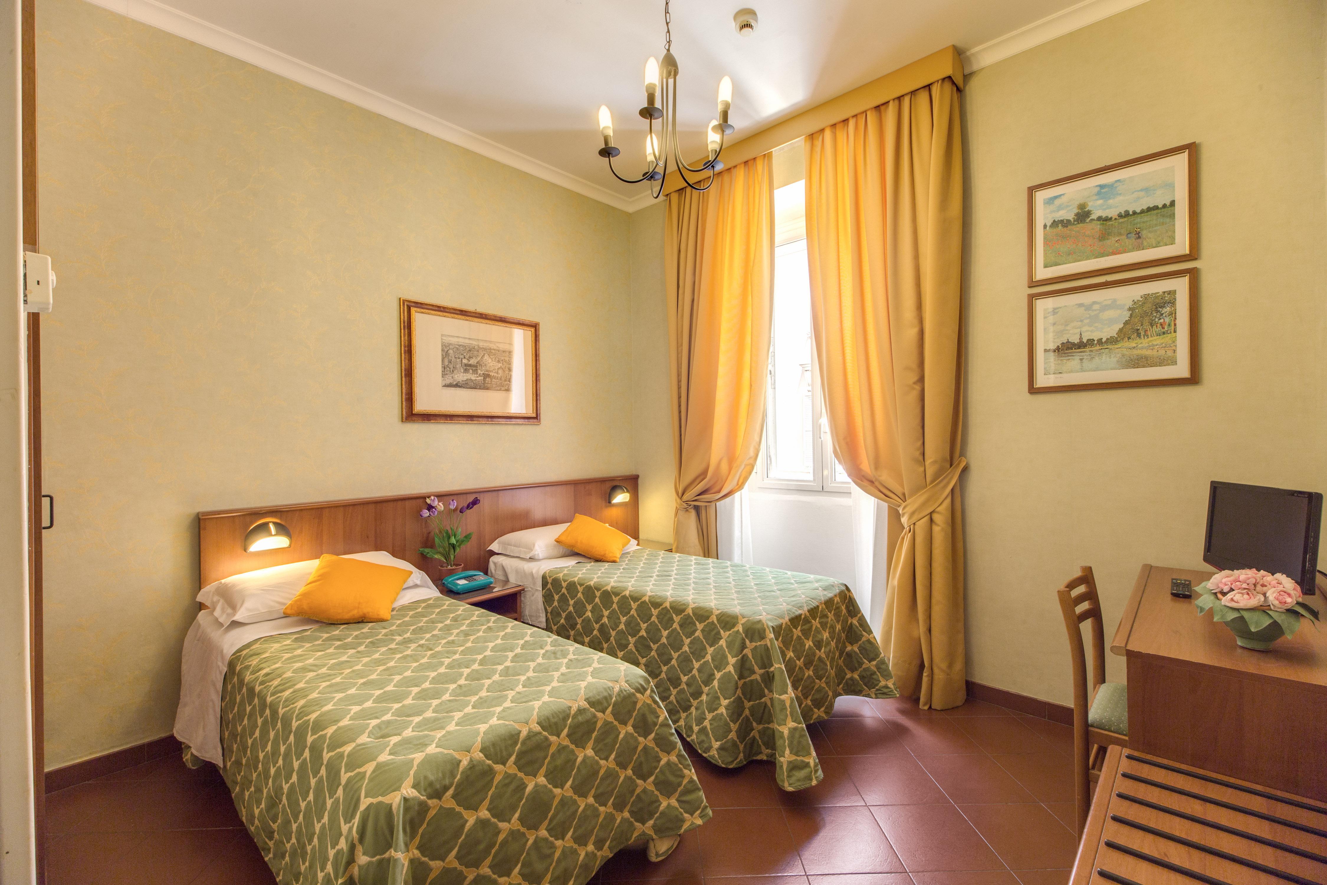 Hotel Corona Рим Екстериор снимка