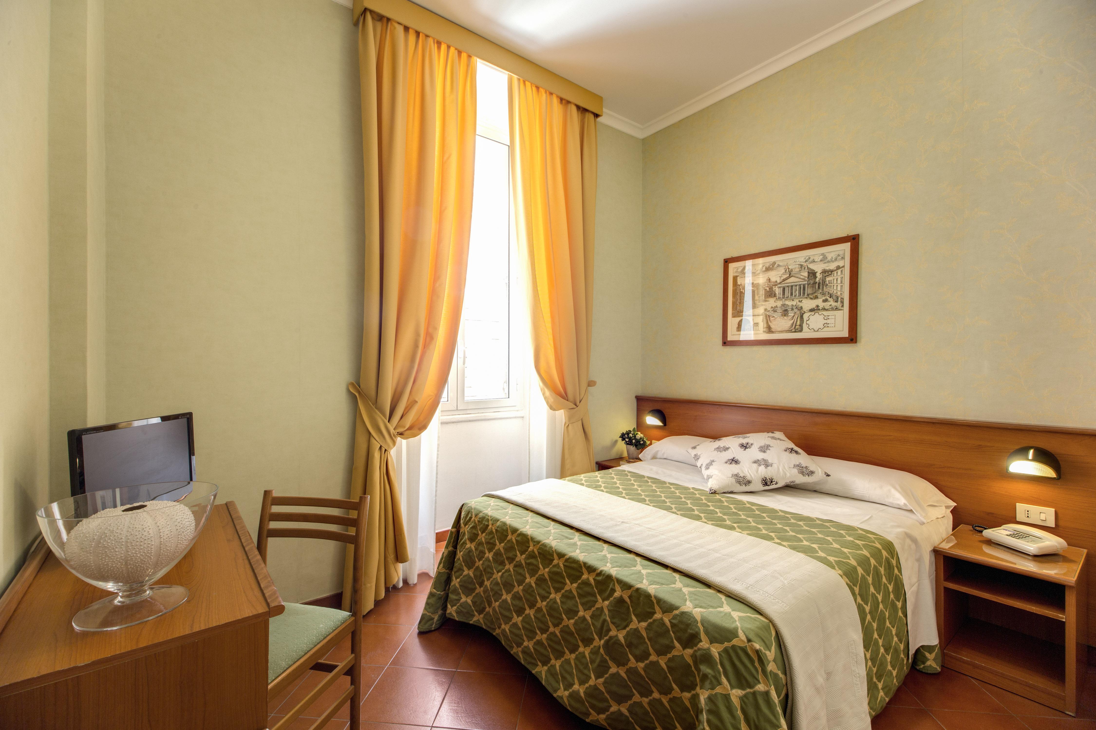Hotel Corona Рим Екстериор снимка