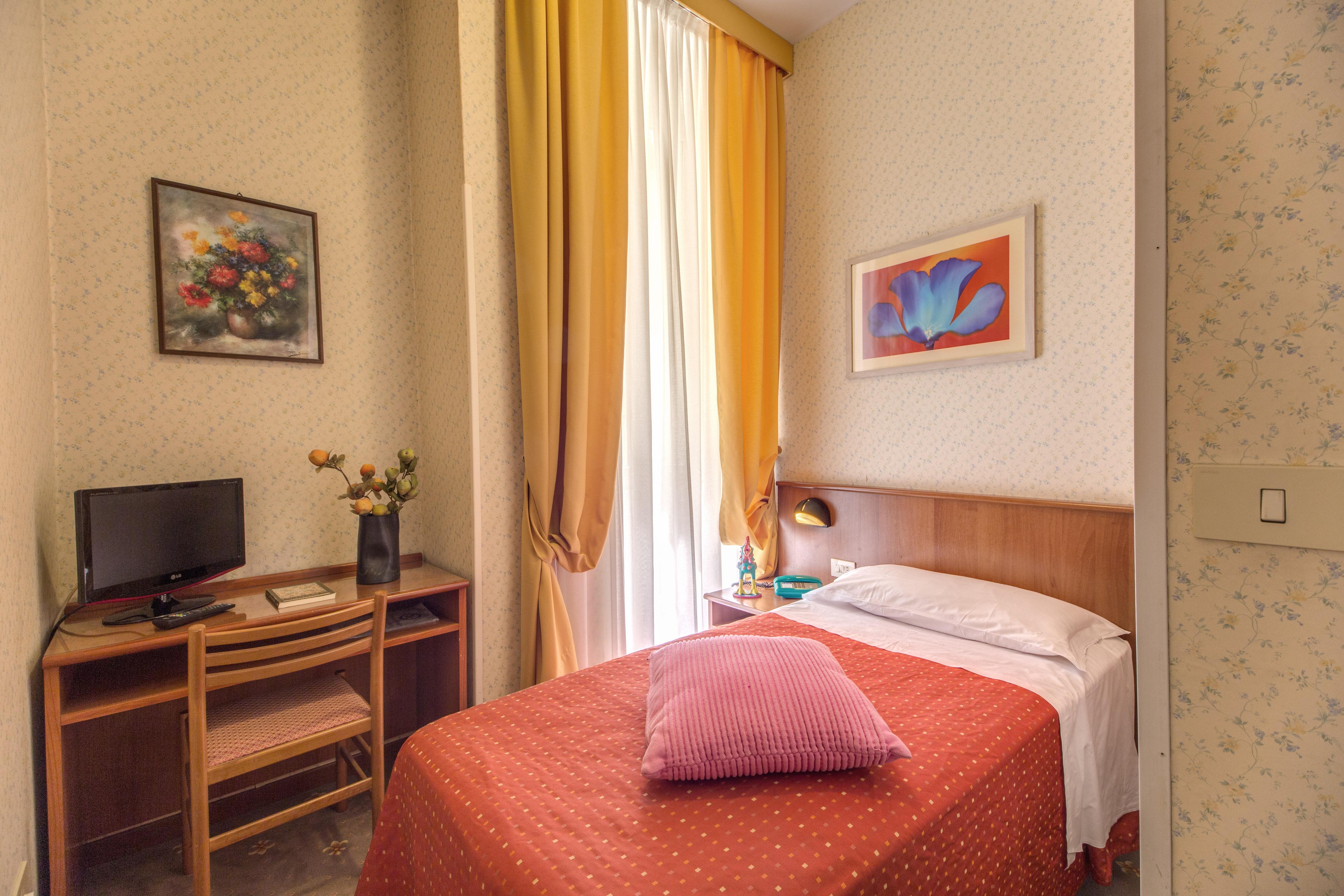Hotel Corona Рим Екстериор снимка