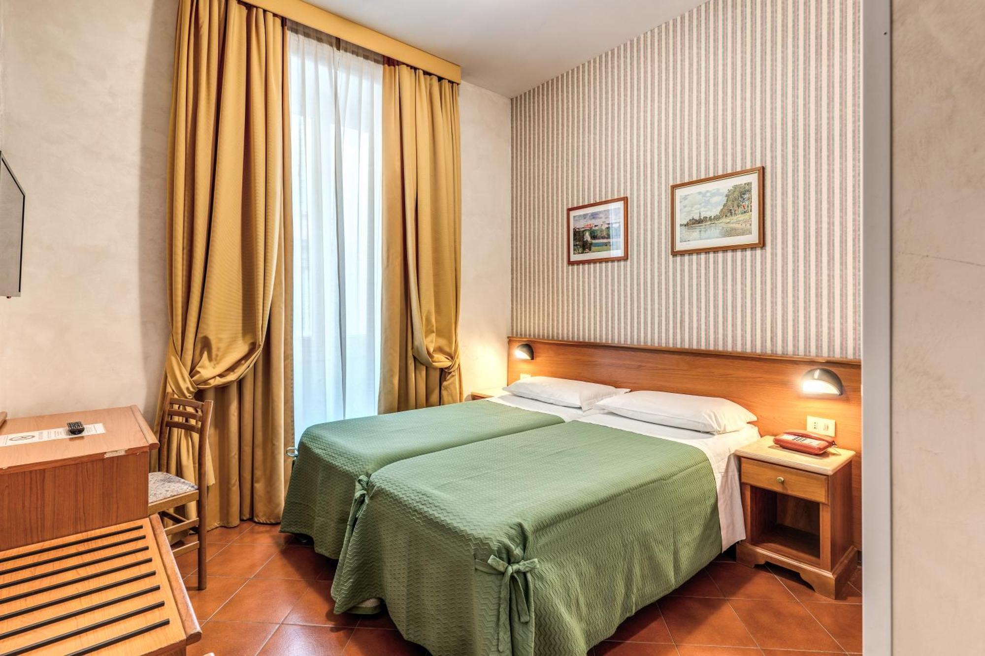 Hotel Corona Рим Екстериор снимка